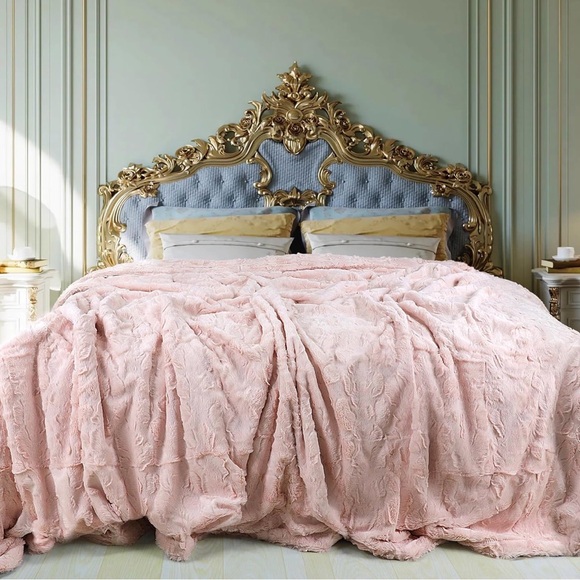 Source Unknown Other - Faux Fur Throw Blanket